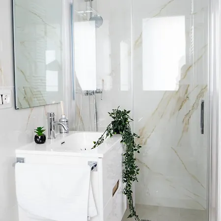 Magnifica Con Giardino Nel Centro *