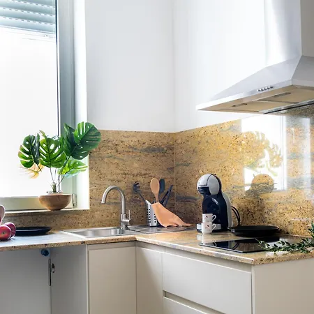 Magnifica Con Giardino Nel Centro *