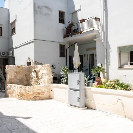 Magnifica Con Giardino Nel Centro Λέτσε