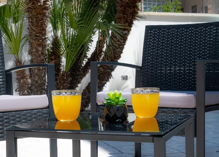 Host In Italy - Magnifica Con Giardino Nel Centro * Lecce