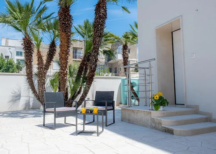 Host In Italy - Magnifica Con Giardino Nel Centro Lecce