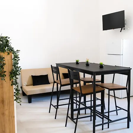 Apartament Host In Italy - Magnifica Con Giardino Nel Centro *