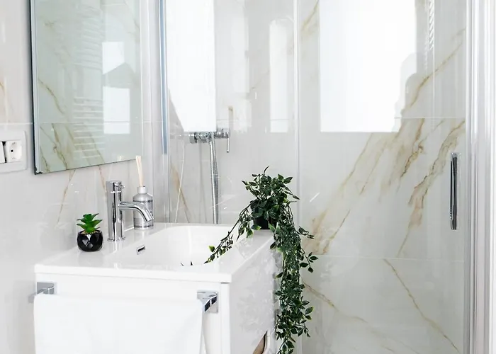 Magnifica Con Giardino Nel Centro *