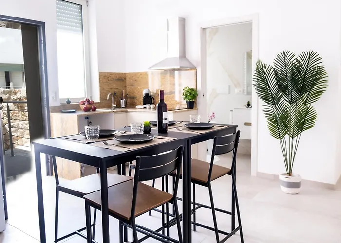 Magnifica Con Giardino Nel Centro *